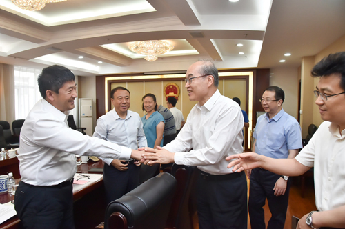 首席大检察官问计黑龙江团全国人大代表:服务打好三大攻坚战,检察机关如何发力